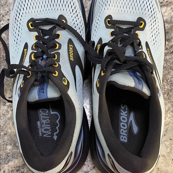 Brooks Women's Athletic Shoes - Light Blue and Black with Gold Accents - Picture 9 of 9